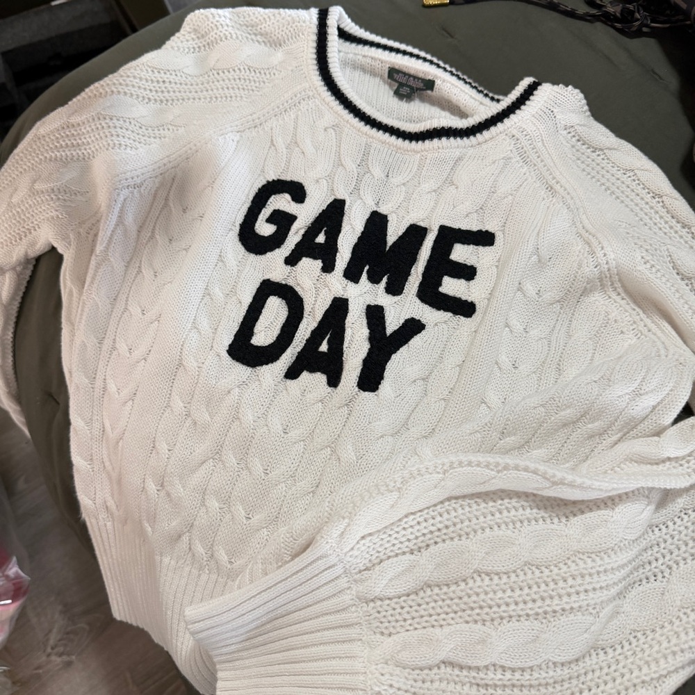 Wild Fable White Cable Knit Sweater with Black Accents